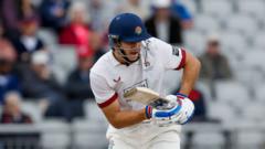 Lancashire to release Singh and Fonseka