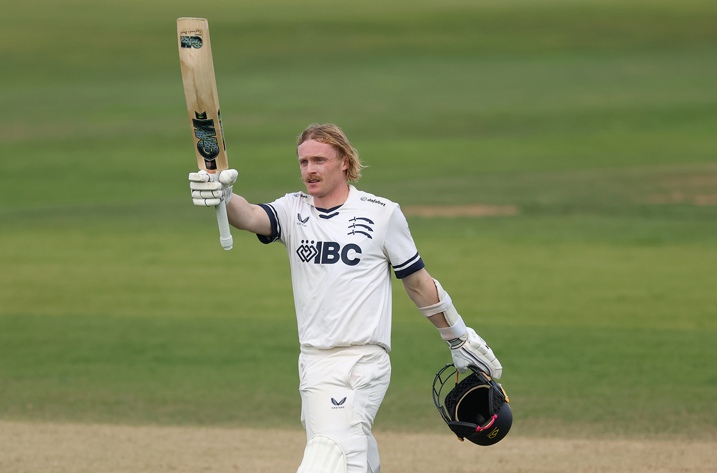 Yorkshire's Harry Duke agrees Middlesex switch